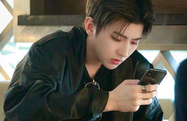 徐坤|徐坤这个人，就是会反思自己，一直在进步一直在努力