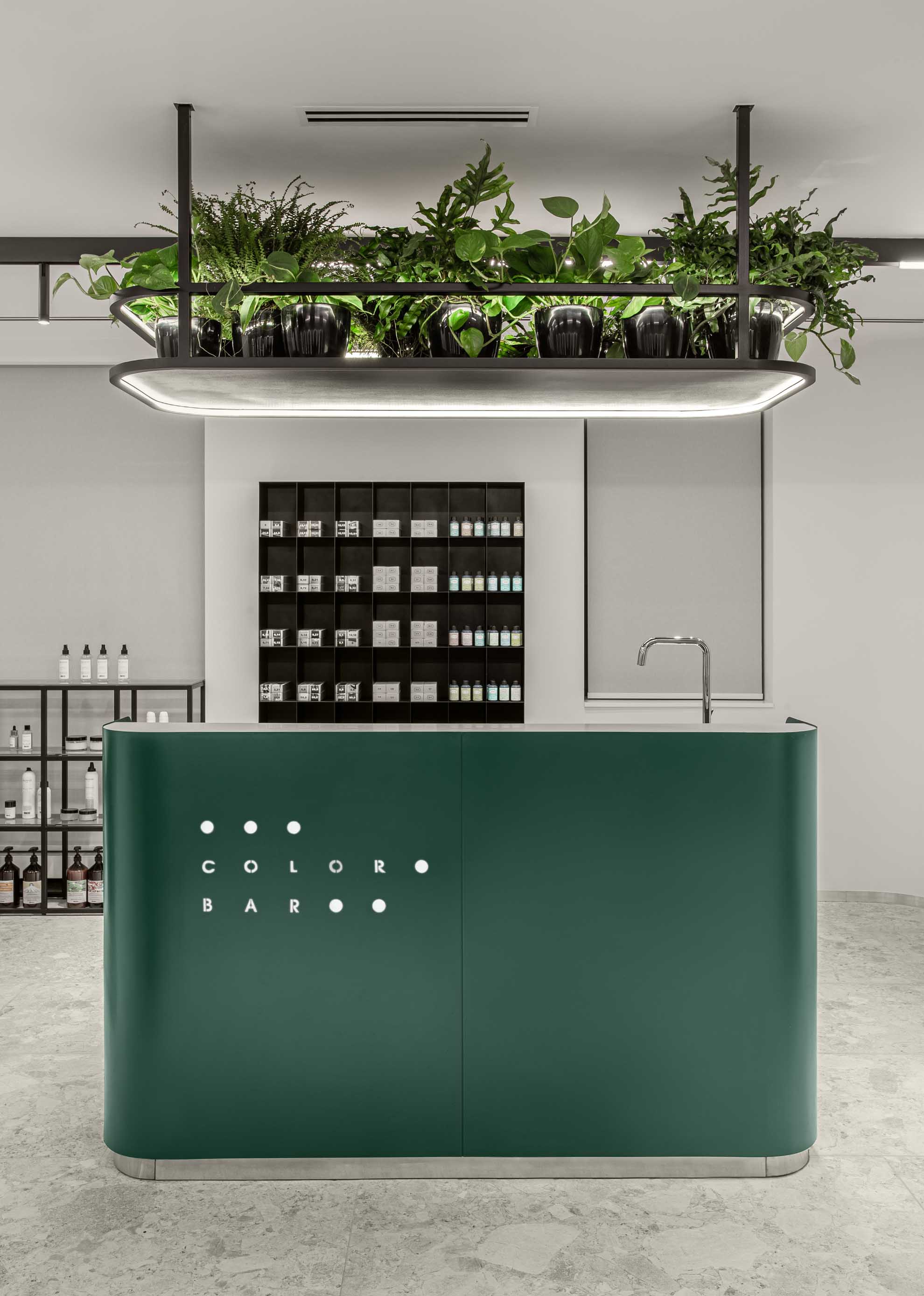 |乌克兰基辅365 STUDIO理发店设计