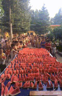 时尚炫点 “为什么大学女生看起来要比男生有钱的多？”