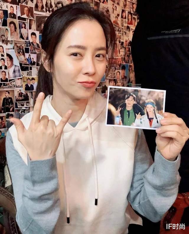 明星素颜 素颜也挡不住的美貌 怎么就被短发耽误了?