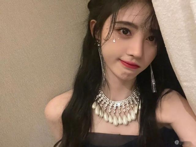 鞠婧祎|杨幂的美式性感风和鞠婧祎钓系纯欲风到底谁更胜一筹？