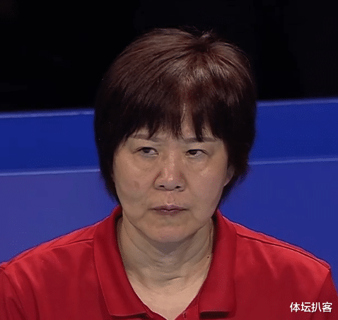 郎平|3-1！中国女排开门红！郎平黑脸不满连丢6分，喊话队员：大胆发球