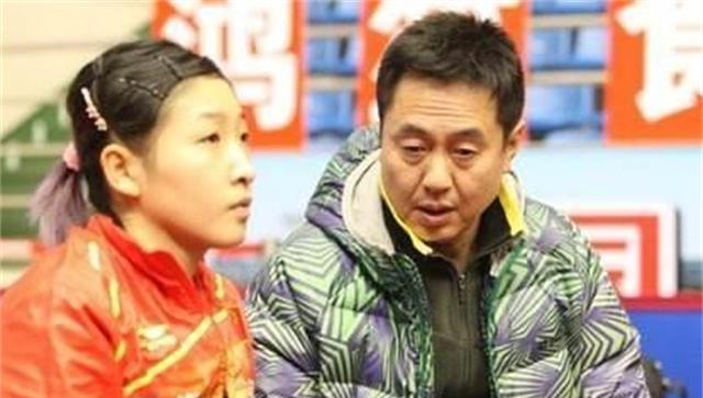 施之皓|女乒教练抛弃妻儿，开除世界冠军引发争议，娶小22岁弟子重回上海