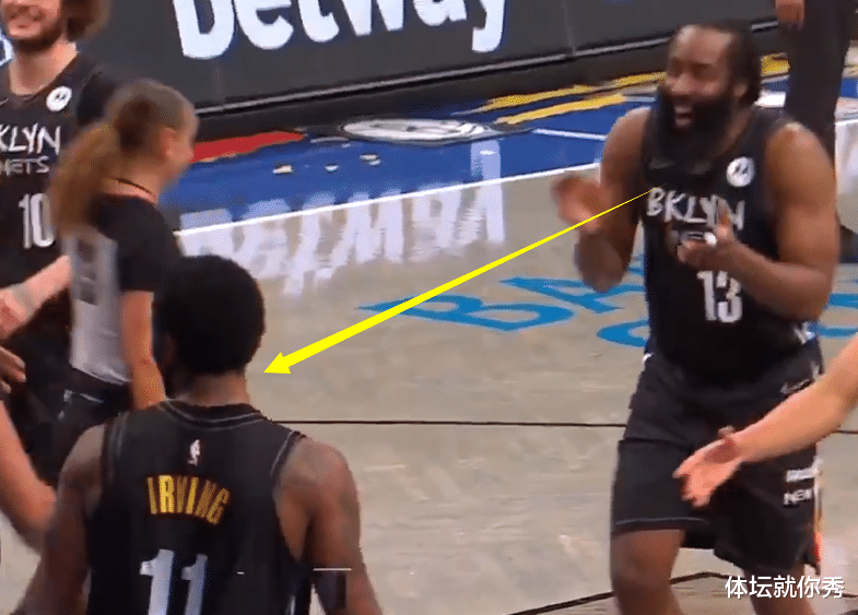 詹姆斯·哈登|最后6.9秒，歐文上籃不中，籃網替補席全炸裂了，誰注意哈登的舉動
