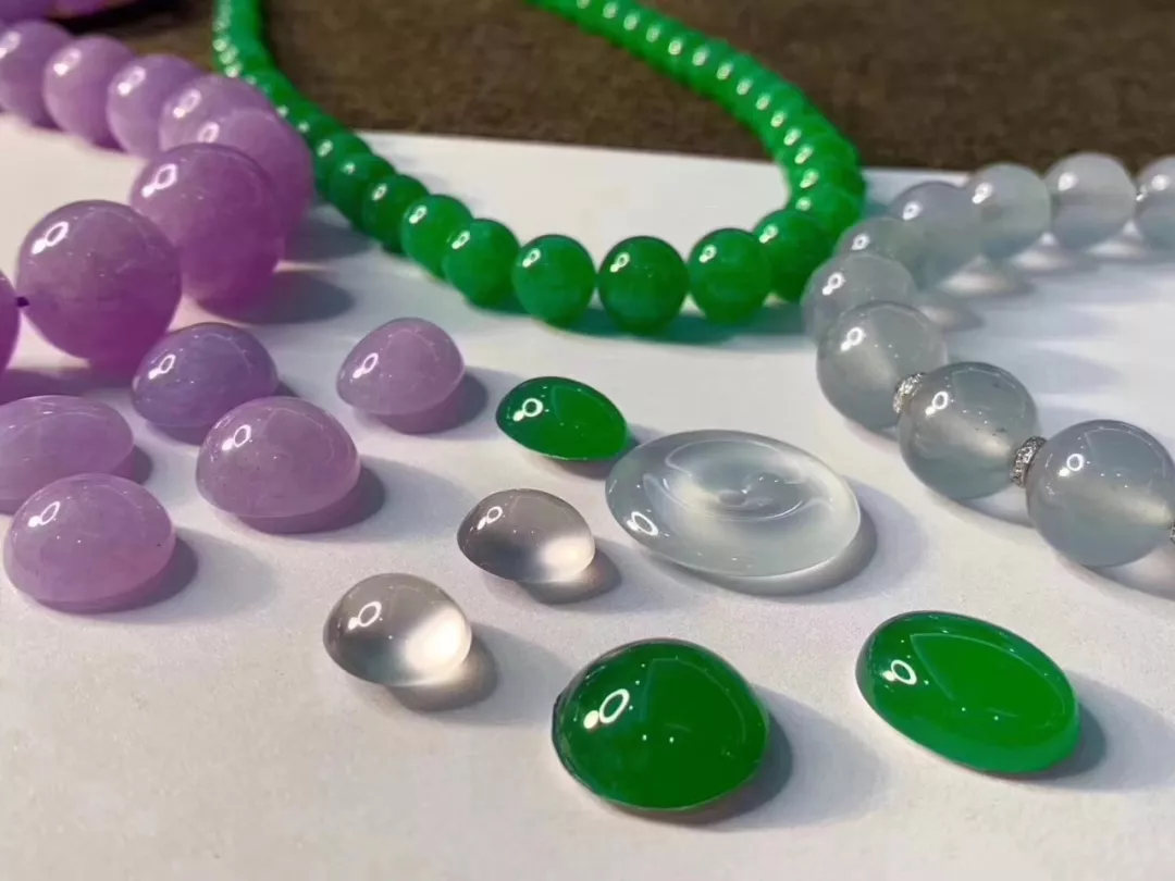 翡翠|百年罕见的翡翠香炉770万就卖了，如今佳士得估价四千万