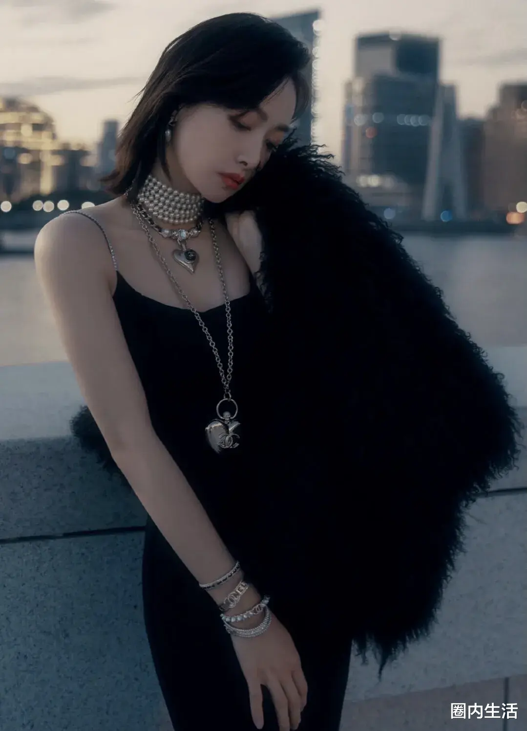 周杰|周杰没有好的公关办法，只能说自己是钙，来“澄清”前几天的丑闻