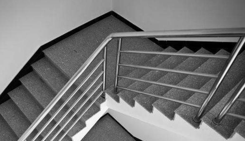 三五年后，“楼梯房”与“电梯房”哪种更值钱？有分析结果了