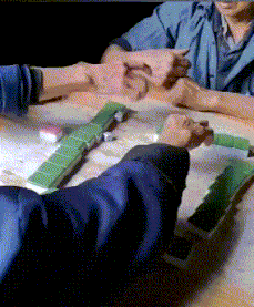 情侣|一对情侣一起去健身房六年，所以女生是去减肥的，男生是去干嘛的。