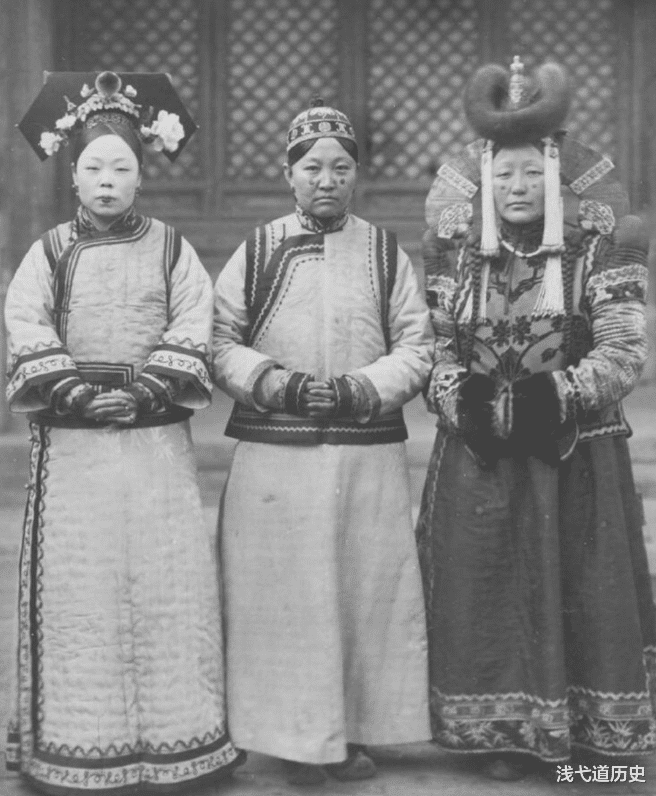 晚清|百年前清朝人的真实样貌，法国摄影家拍下的罕见彩照，差距太大了