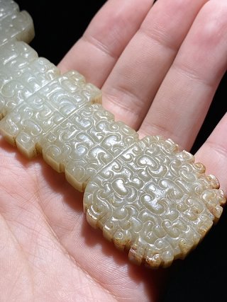 和田玉籽料|春秋 和田玉籽料 勾云纹 兽面纹 玉剑柄 柄形器