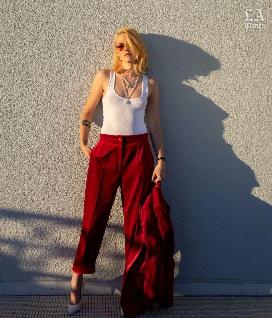 克里斯汀·斯图尔特|克里斯汀斯图尔特曝新写真！浓妆艳抹太性感撩人