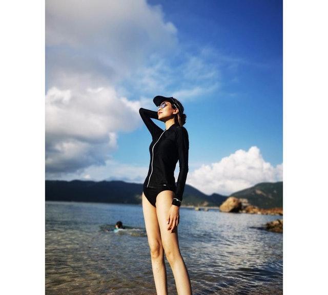 陈敏之|陈敏之不愧是“索腿天后”，43吋长腿并非浪得虚名，又细又长真美