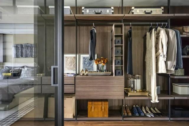 这么漂亮的衣帽间,收纳这么强大,一定要给你老婆装一个!