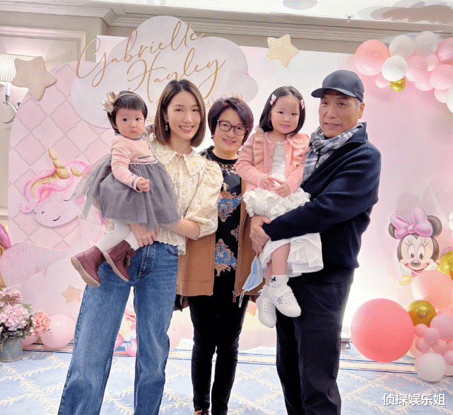 李亚男|李亚男为王祖蓝庆生，大女儿小奶音唱生日歌，妹妹全程呆萌超可爱