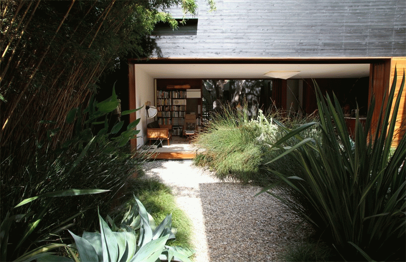 一对夫妻，买了块地，造了个有归属感的家，一起慢慢变老