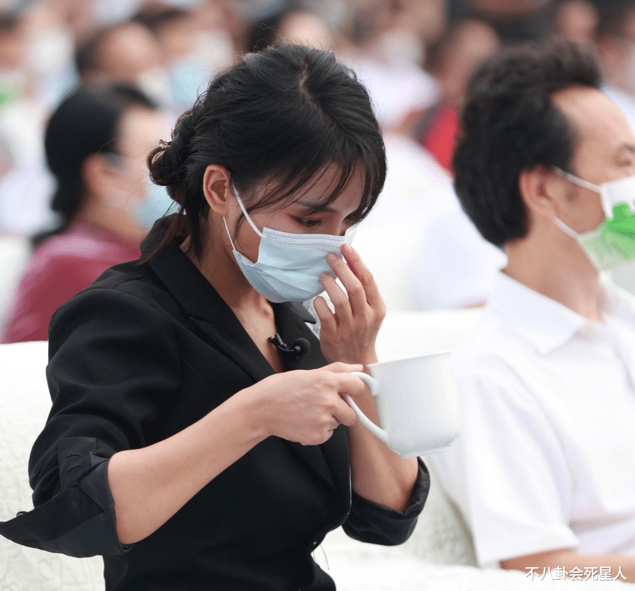 李子柒|李子柒停更70天后亮相，头发凌乱妆很浓，她的悲惨遭遇不是个例