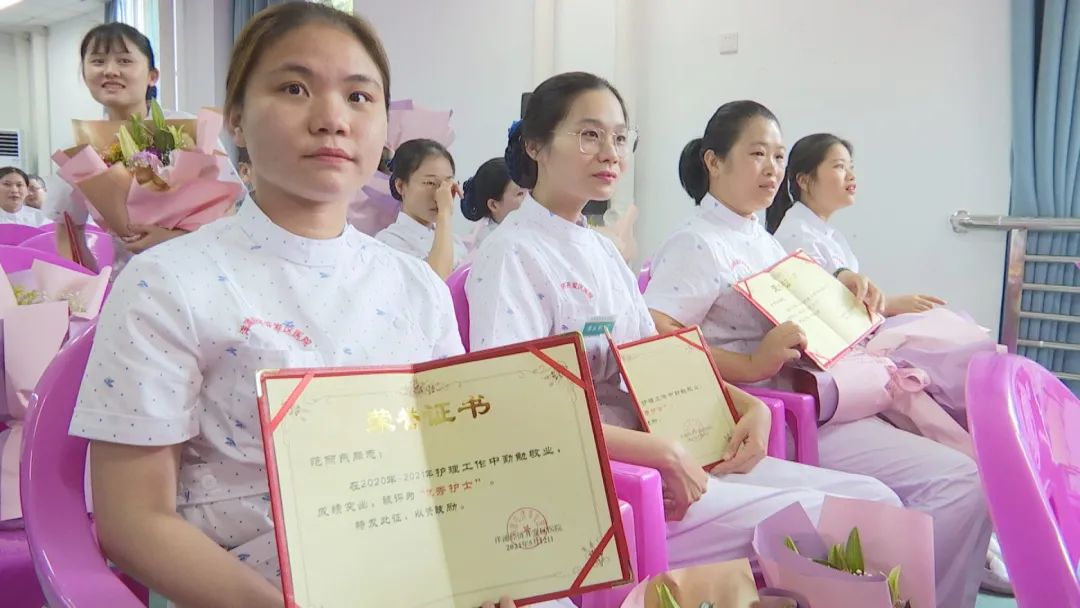 洋浦网视 今天,让我们向每一位“白衣天使”致敬!