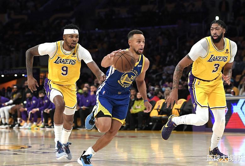 勒布朗·詹姆斯|慘遭大逆轉(zhuǎn)！詹姆斯34+11，庫里21+10+10，打破NBA紀(jì)錄，成歷史第一人