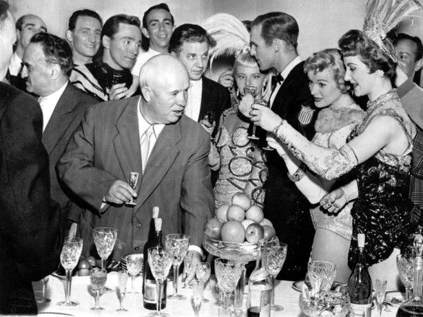 1959年赫魯曉夫訪美，點名要夢露陪吃飯，美國人的安排讓他很滿意-圖5