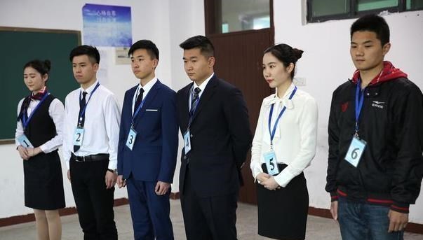 本科生|21届专科毕业生有福了，铁饭碗招录向专科生倾斜，待遇堪比公务员