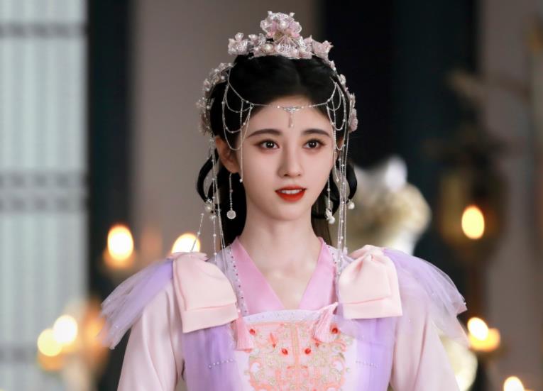 花匠小美 《慕南枝》的服化道不走“敷衍风”，鞠婧祎的造型说是真惊艳