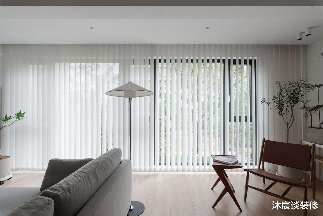 看完她家,深刻明白越是简单的装修越能打动人,不仅好看还好收拾