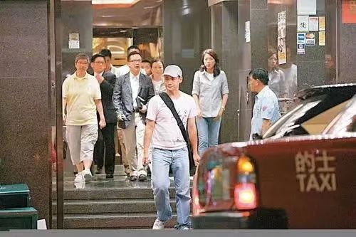 罗美薇|变卖豪宅与经纪人翻脸，张学友经济再出问题被传二次破产全因老婆