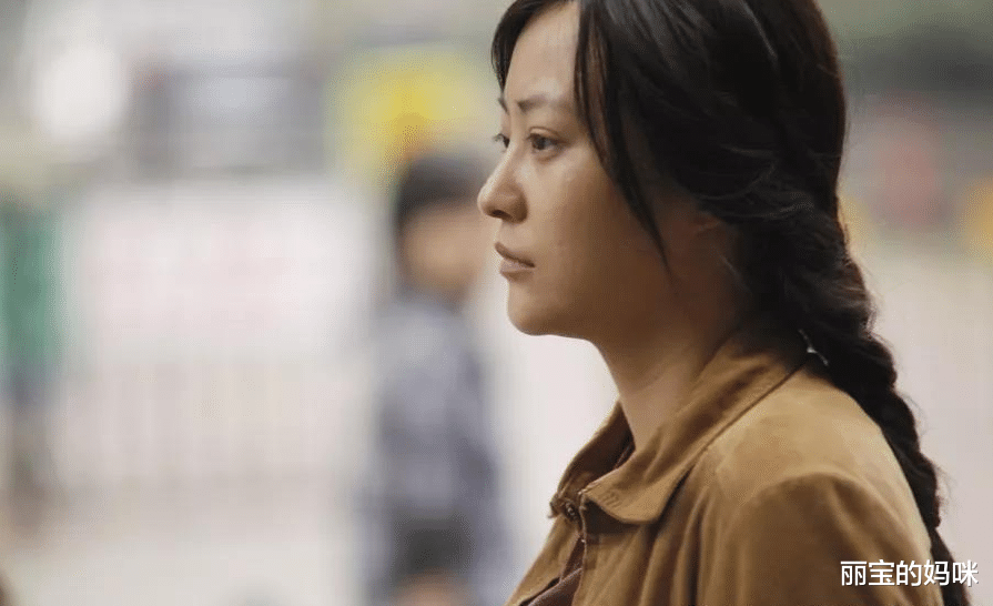 丽宝的妈咪|34岁宝妈重返职场后,被同事背后嘲讽:也不知道老板怎么招的人