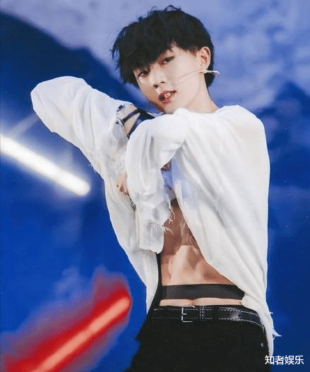 马嘉祺|马嘉祺庆生，队友表现不一，几个细节暗示时代少年团如今的关系