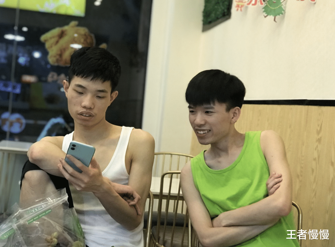 王者慢慢 鲨鱼都22岁了，“520”重要节日跟白鹤一起过，一众粉丝操碎了心