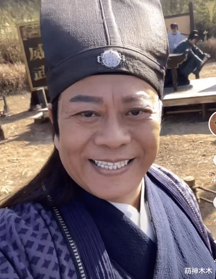 欧阳震华|明星过洋节被嘲，评论区都是差评，唯有欧阳震华亲切回应网友