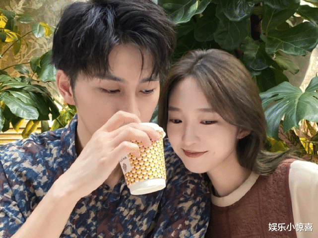 杨凯雯|《心动2》杨凯雯炫耀男友送的礼物，却被扒是假货，网友：真下头