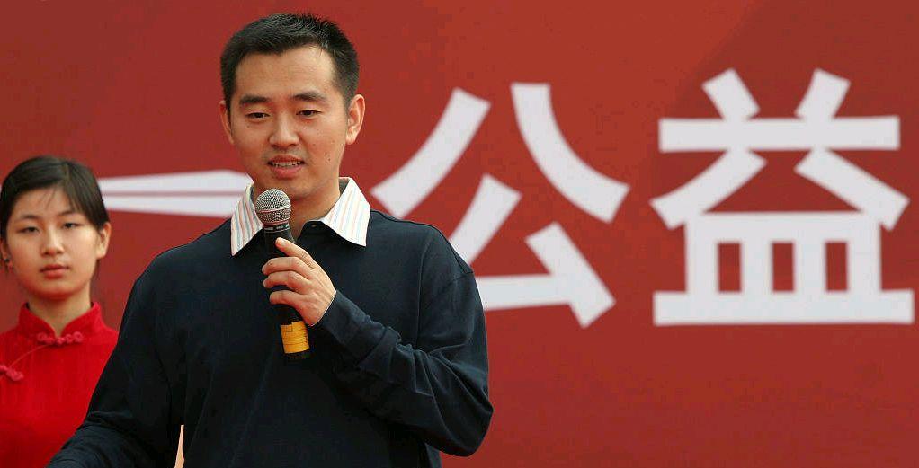 奶球妈咪聊|孔令辉的球服改革,很有前瞻性,国外的女选手普遍穿裙装比赛