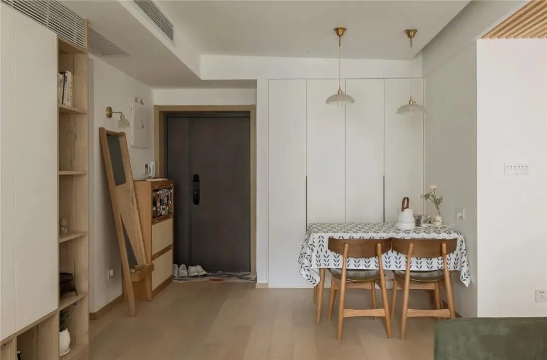 80㎡老旧小三居,改清新日式灵活两居,一个人的生活随性自由~