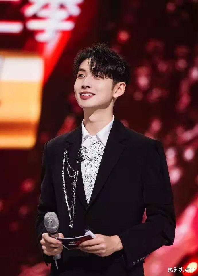 湖南卫视|湖南卫视4个亲儿子，有2个疯狂演男主，另一个成“综艺专业户”