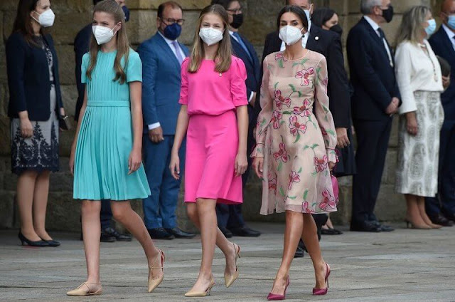 全球时尚风行|西班牙公主姐妹花亮相太养眼!15岁大公主有了女人味,索菲亚更美