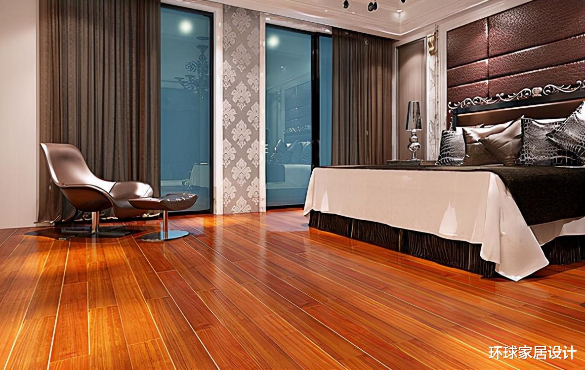 太多人不铺实木地板了，都流行自热地板，冬天发热40℃，地暖省了