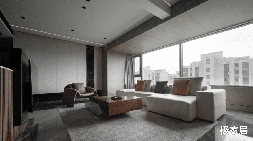 坐拥超大观景阳台,线条勾勒出力量感,筑成独特的三居室