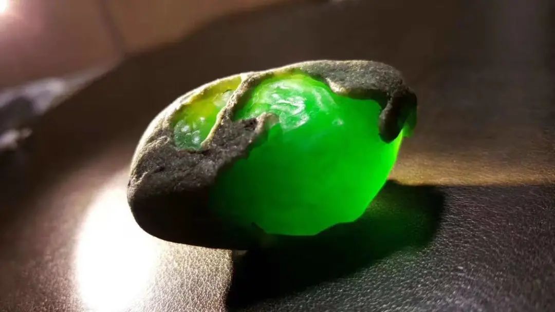 翡翠|翡翠价格的未来走势分析