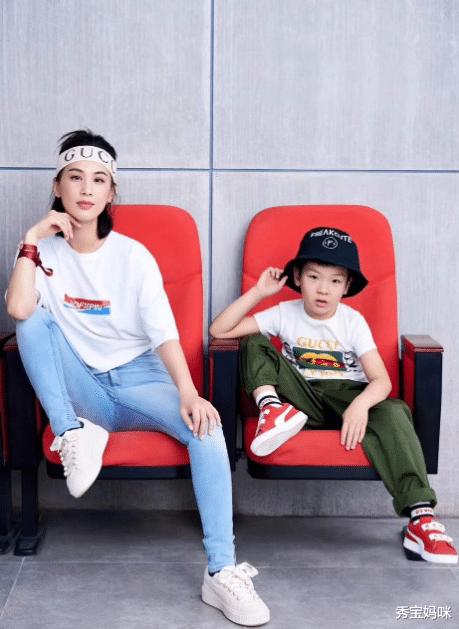 黄圣依|有种“复制粘贴”叫黄圣依二儿子，完美继承妈妈容貌，安迪却胖了