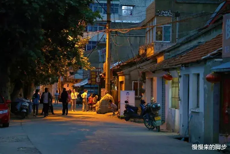 慢慢来的脚步|妈妈私奔15年，  爸爸爱上初恋，我的人生该怎么办？