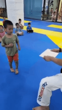 萌萌萌说|约了上门按摩的妹子，包里居然带了这些工具，男生看完都脸红了！