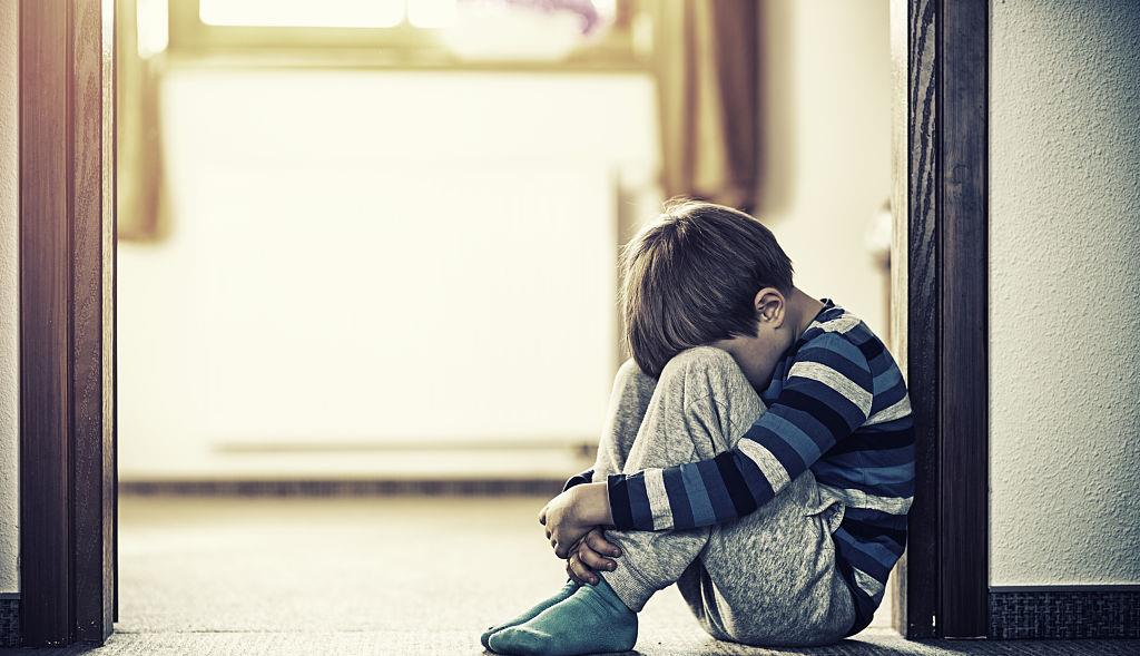 育儿铺子|让孩子堕落的“元凶”不是手机，也不是游戏，是父母不曾留意的它