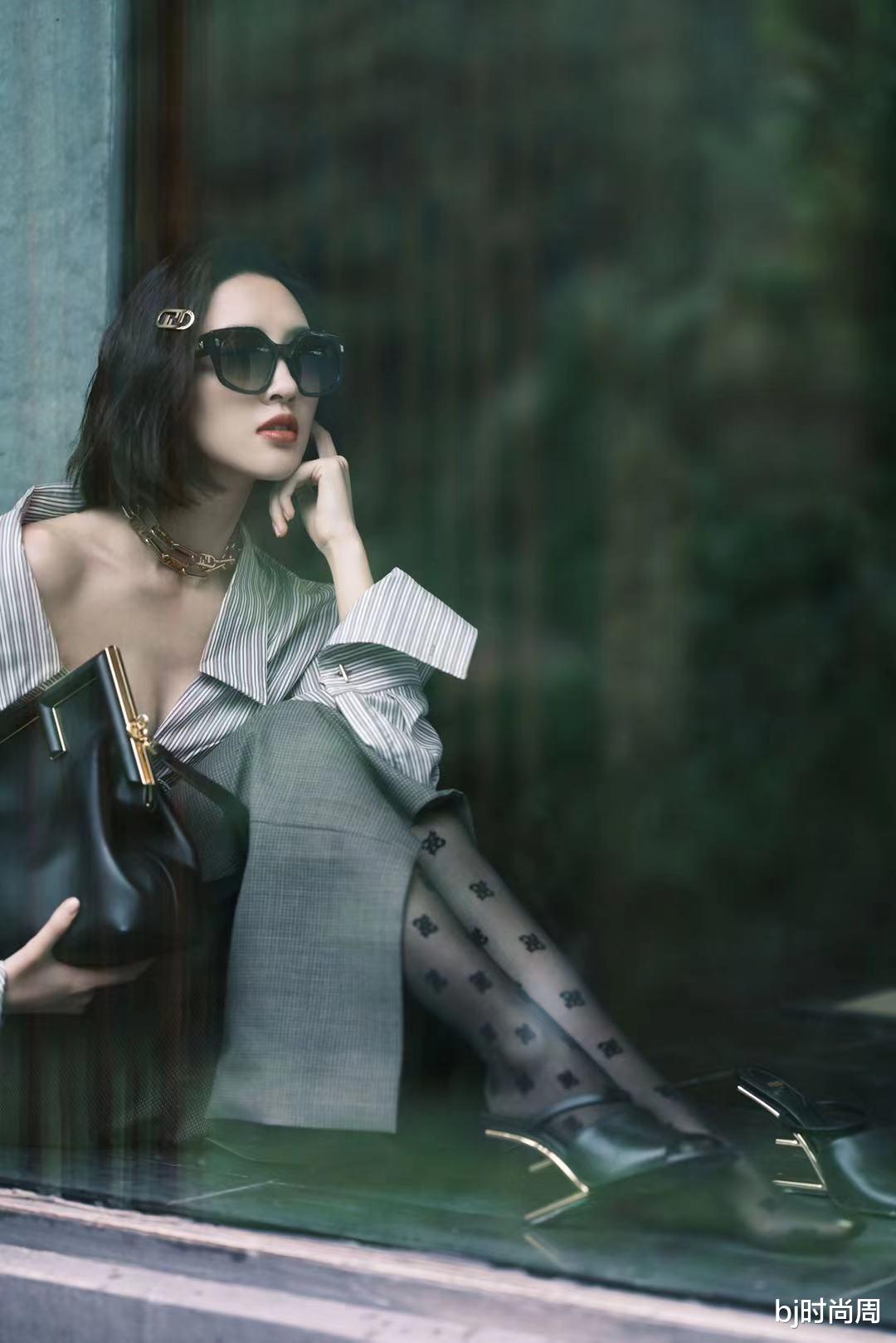 bj时尚周|职场穿搭也可以青春洋溢,学唐艺昕的造型,太时髦了