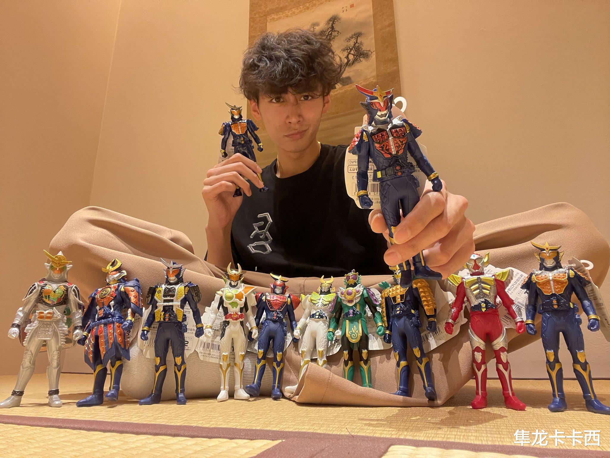 坂本|假面骑士revice：狩崎演员调侃自己滥用权力 喜获坂本监督的签名