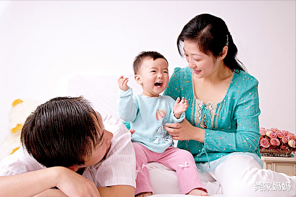 莞家妈妈|生宝宝的第一年最难，宝爸宝妈需克服3件事，熬过之后才是真爱