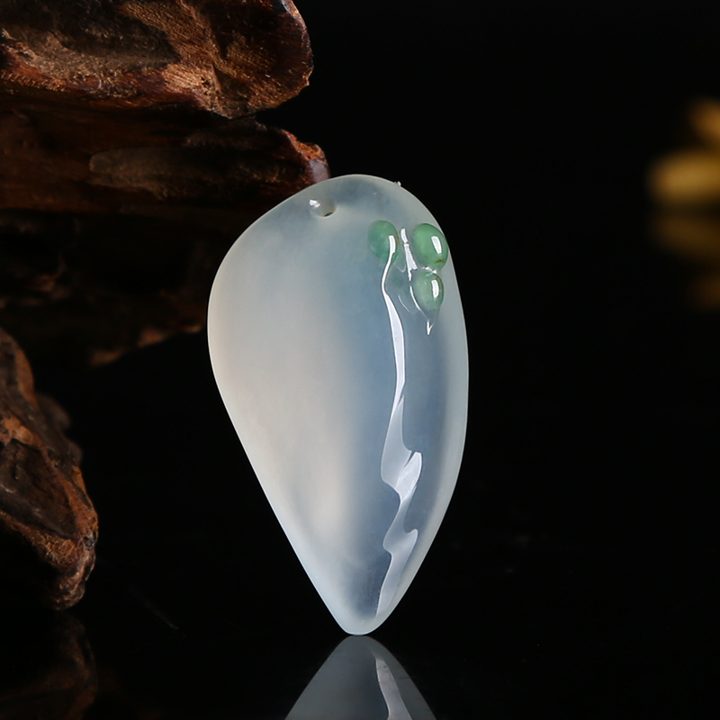 翡翠|「起莹、起胶、起刚」都是高端翡翠的表现，你买的翡翠有没有呢？