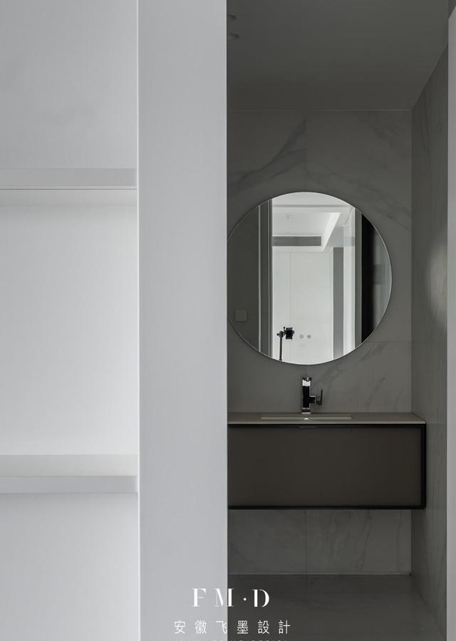 |260㎡大平层的“真爱”设计，背景墙设隐形门藏卫生间，不破坏美感