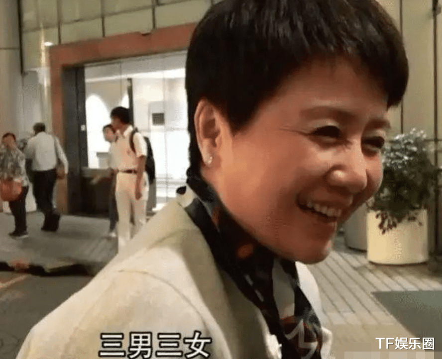 奚梦瑶|奚梦瑶官宣二胎后首现身，穿黑色吊带裙小腹隆起，暗示还会要三胎