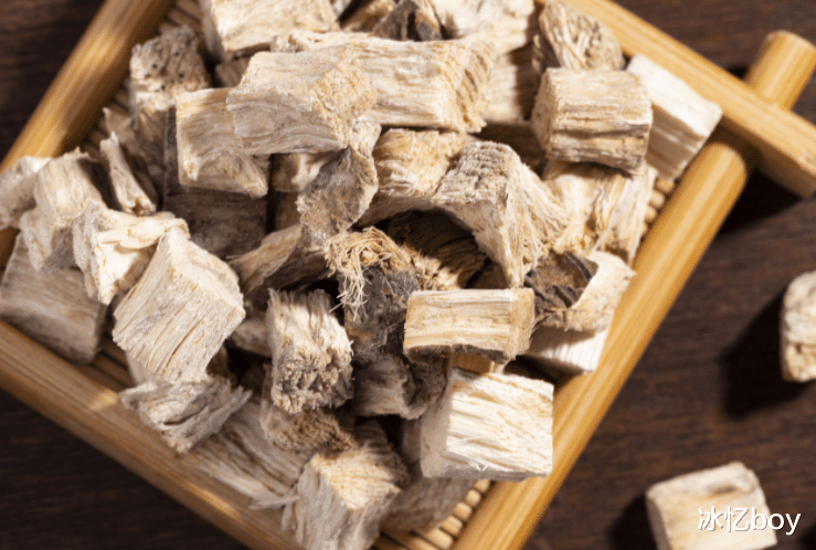 尿酸|痛风“源头”找到，不是高嘌呤食物，常吃1物，尿酸匀速降下